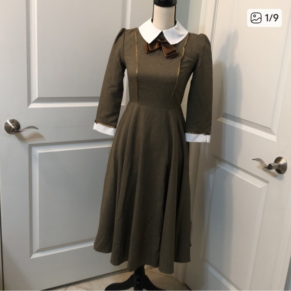 Chic Long Sleeve Dress with White Collar